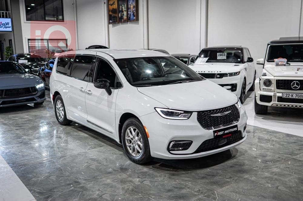 https://cdn.iqcars.io8f253da8-b56c-46c4-8ddc-0f9f1b5d1bf3_0.jpg
